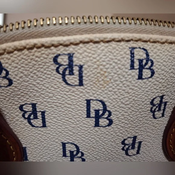 Dooney & Bourke ✨ - Picture 5 of 5